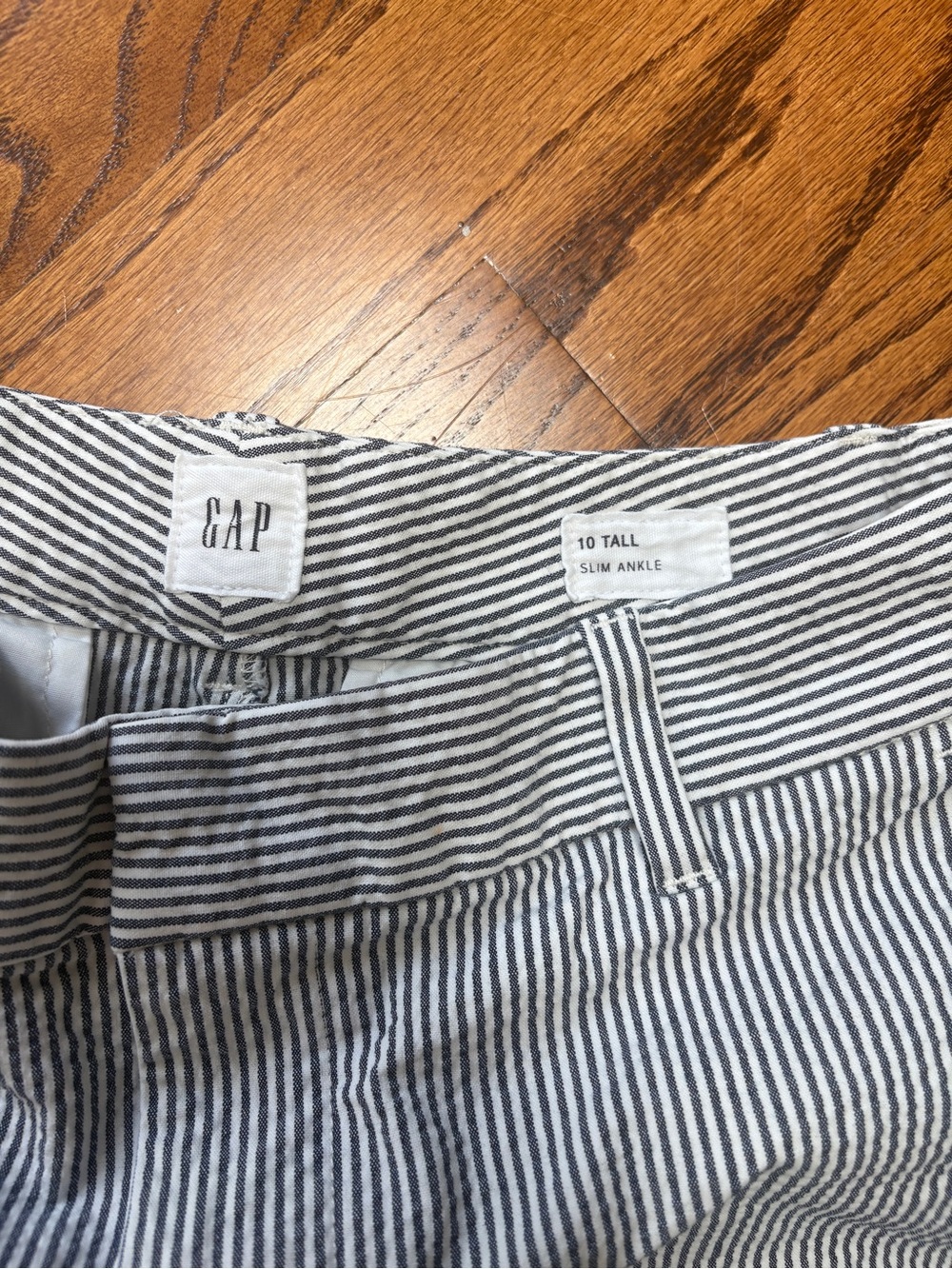 GAP Women’s 's Greyish-Blue and White Seersucker Pants
